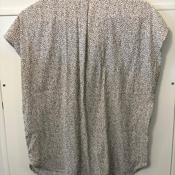 Banana Republic Leopard Print Button Front Blouse — Size M - Picture 2 of 5